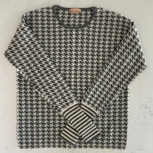 Kier+J Lg Slv Houndstooth Crew Nk Cashmere Knit Sweater Grey + White Sz S NWOT - Picture 1 of 9
